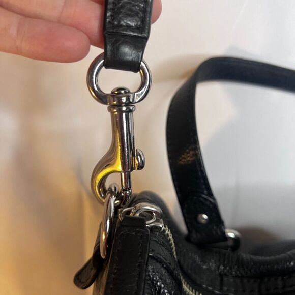 Coach Black Leather Avery Boston Barrel Crossbody HandBag Satchel Purse - Picture 8 of 16